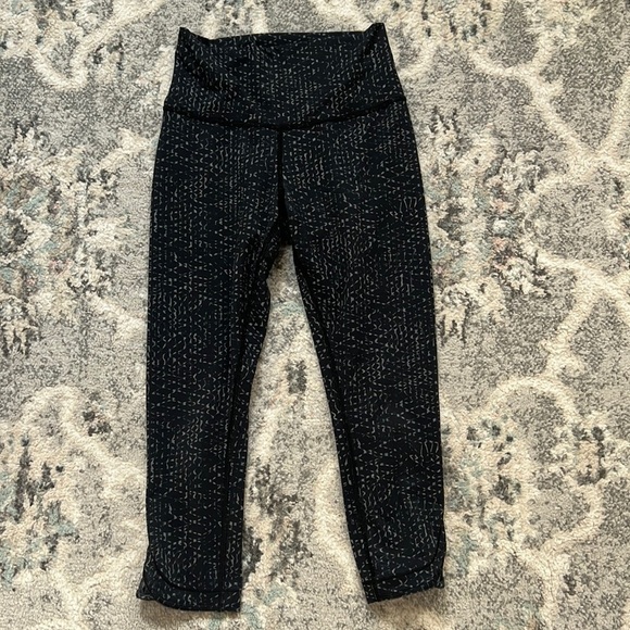 Lululemon cropped leggings - Picture 1 of 12